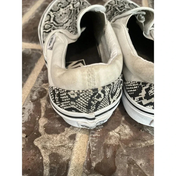 Vans Low Top Slip On Black & White Snake Print Women’s Size 5.5 Mens 4  Skate - Picture 5 of 9